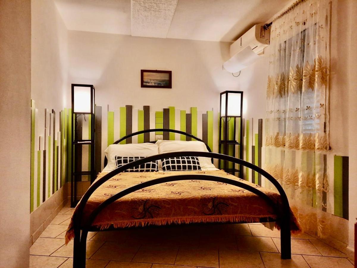 L'Oasi Di Chia Bed & Breakfast Екстериор снимка