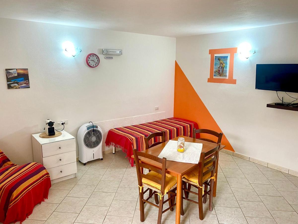 L'Oasi Di Chia Bed & Breakfast Екстериор снимка
