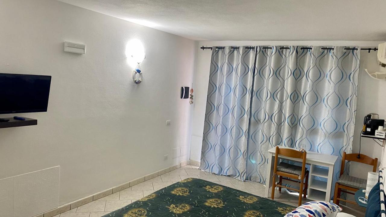 L'Oasi Di Chia Bed & Breakfast Екстериор снимка